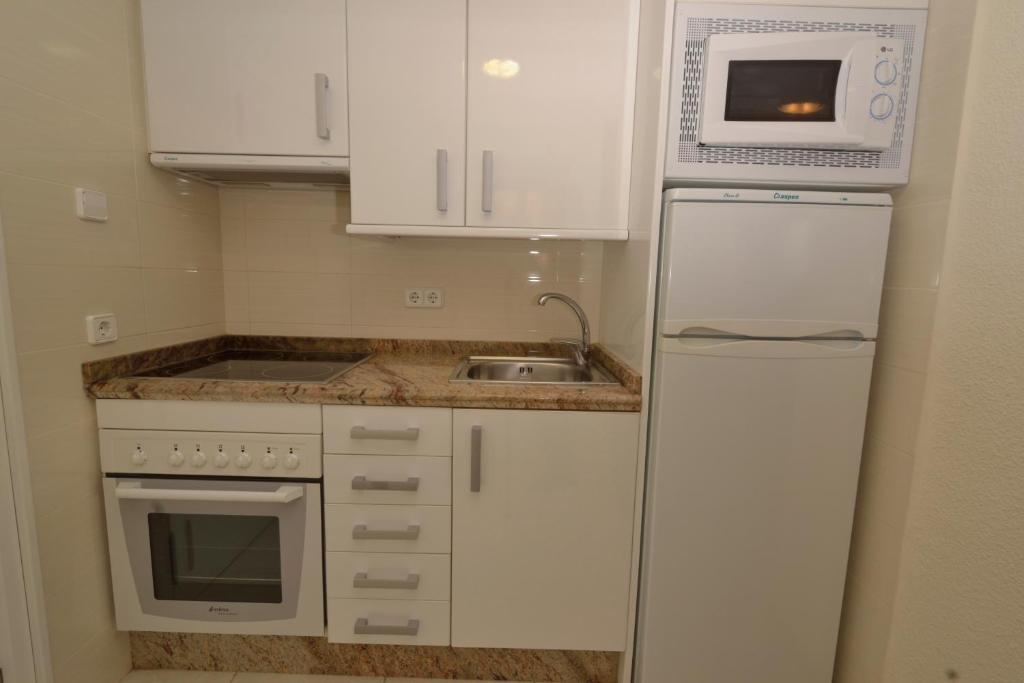 Apartamentos Turmalina Unitursa Калпе Стая снимка